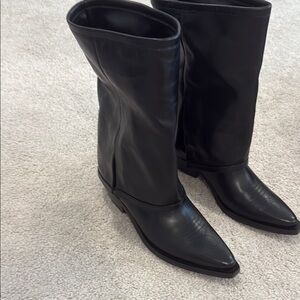 SCHUTZ Black Heeled Boots with Sleek Design